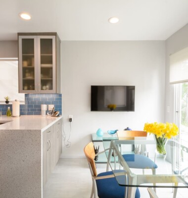 kitchen eating nook